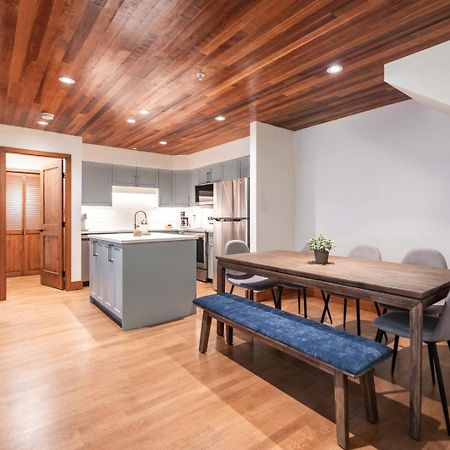 Snowberry By Outpost Whistler Villa ภายนอก รูปภาพ