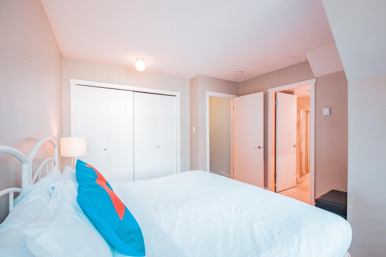 Snowberry By Outpost Whistler Villa ภายนอก รูปภาพ