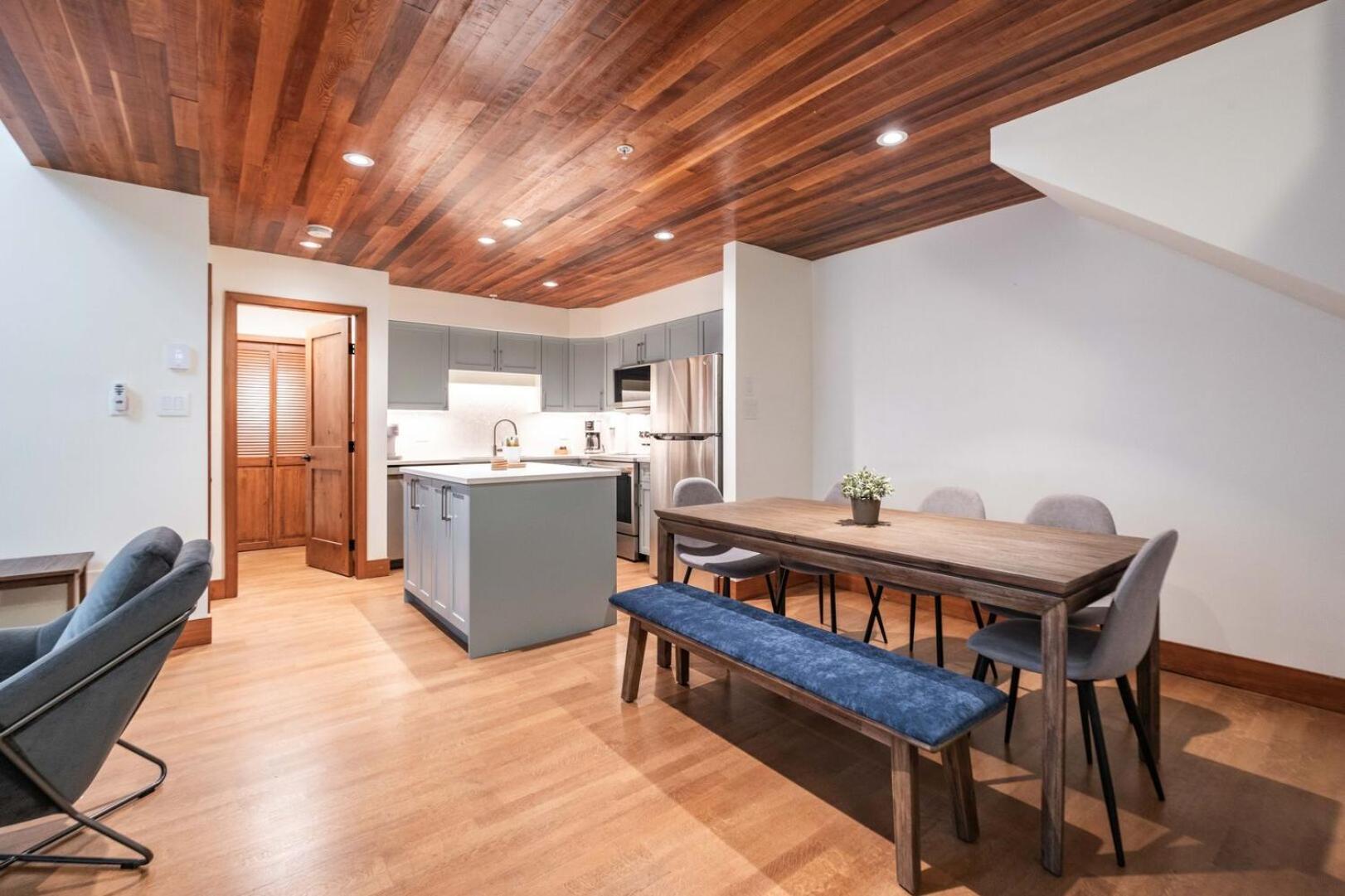 Snowberry By Outpost Whistler Villa ภายนอก รูปภาพ