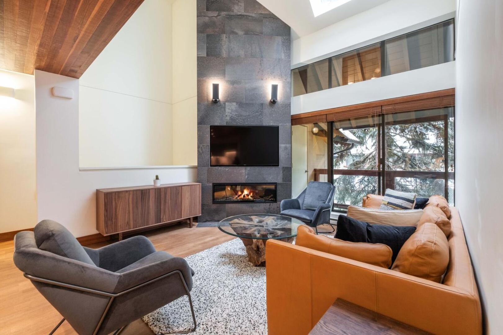 Snowberry By Outpost Whistler Villa ภายนอก รูปภาพ