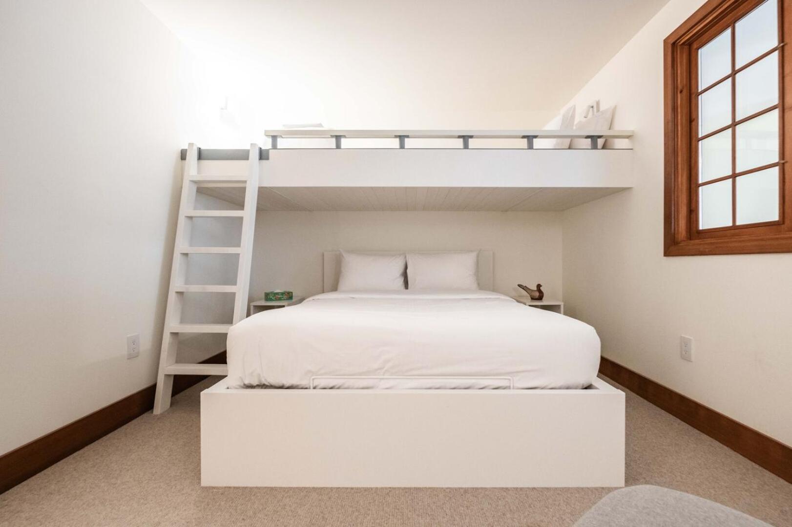 Snowberry By Outpost Whistler Villa ภายนอก รูปภาพ