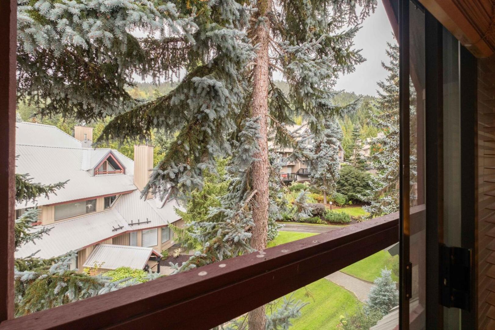 Snowberry By Outpost Whistler Villa ภายนอก รูปภาพ